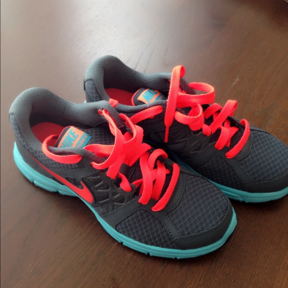New!!! Nike sport shoes